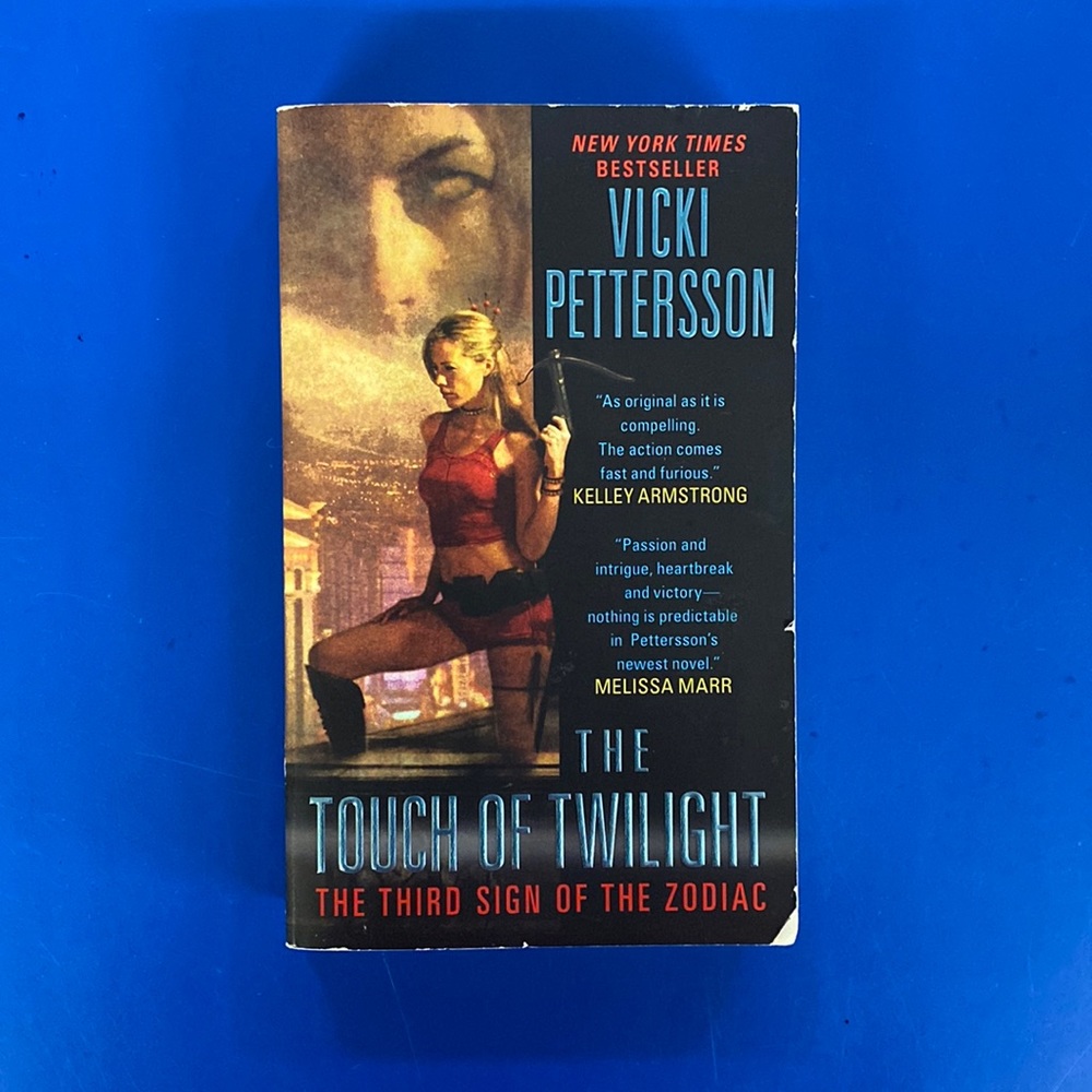 The Touch of Twilight: The Third Sign of the Zodiac by Vicki Pettersson